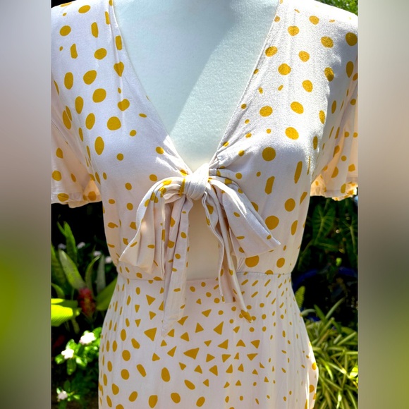 YIREH CLEO Dress in Starfruit print, size Med, EUC - Picture 4 of 12